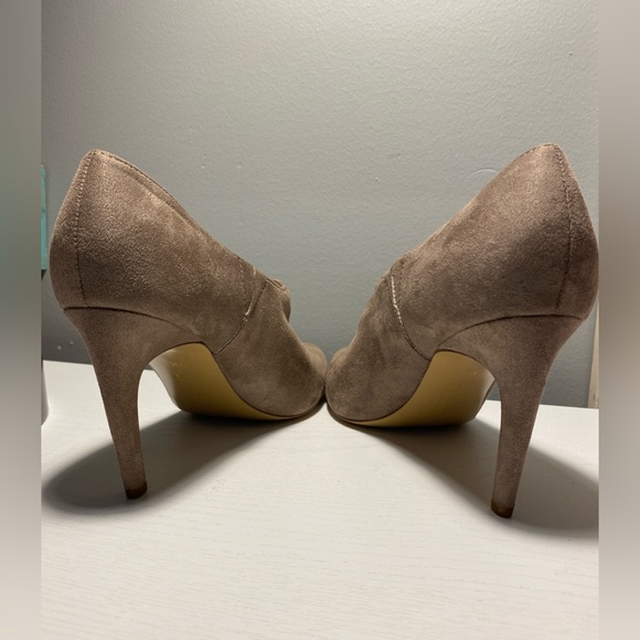 Charles By Charles David Suede Heels - Picture 5 of 8